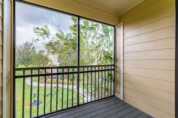 Valrico station screened patio